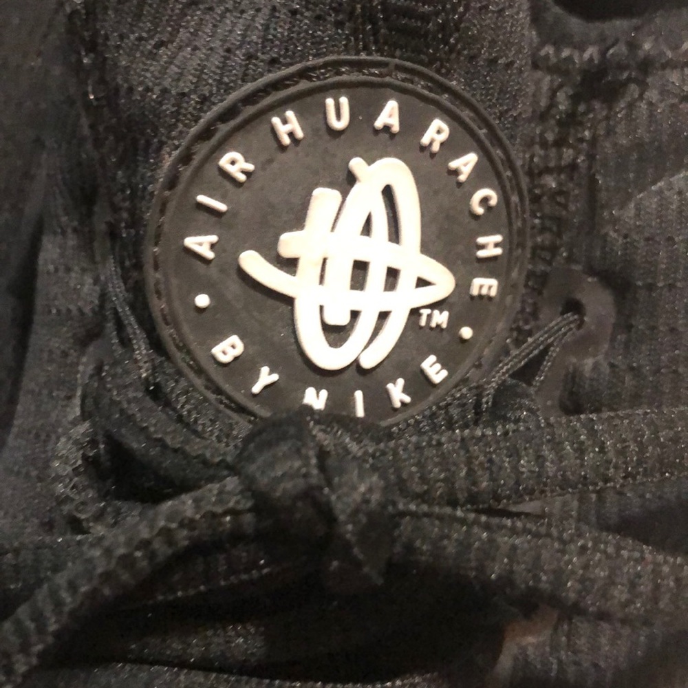 Nike women’s air huarache shoes black